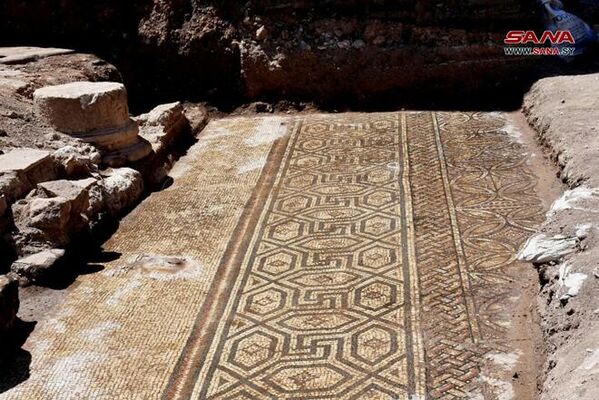 Antigo mosaico bizantino descoberto em al-Rastan, província de Homs, Síria 
 - Sputnik Brasil