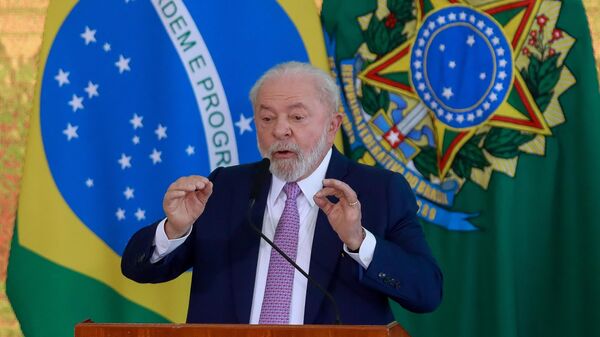 O presidente brasileiro Luiz Inácio Lula da Silva fala durante a cerimônia de lançamento do 'Plano Safra' (Plano Safra) 2023-2024, uma estrutura de política agrícola implementada pelo governo brasileiro, em Brasília, em 27 de junho de 2023 - Sputnik Brasil