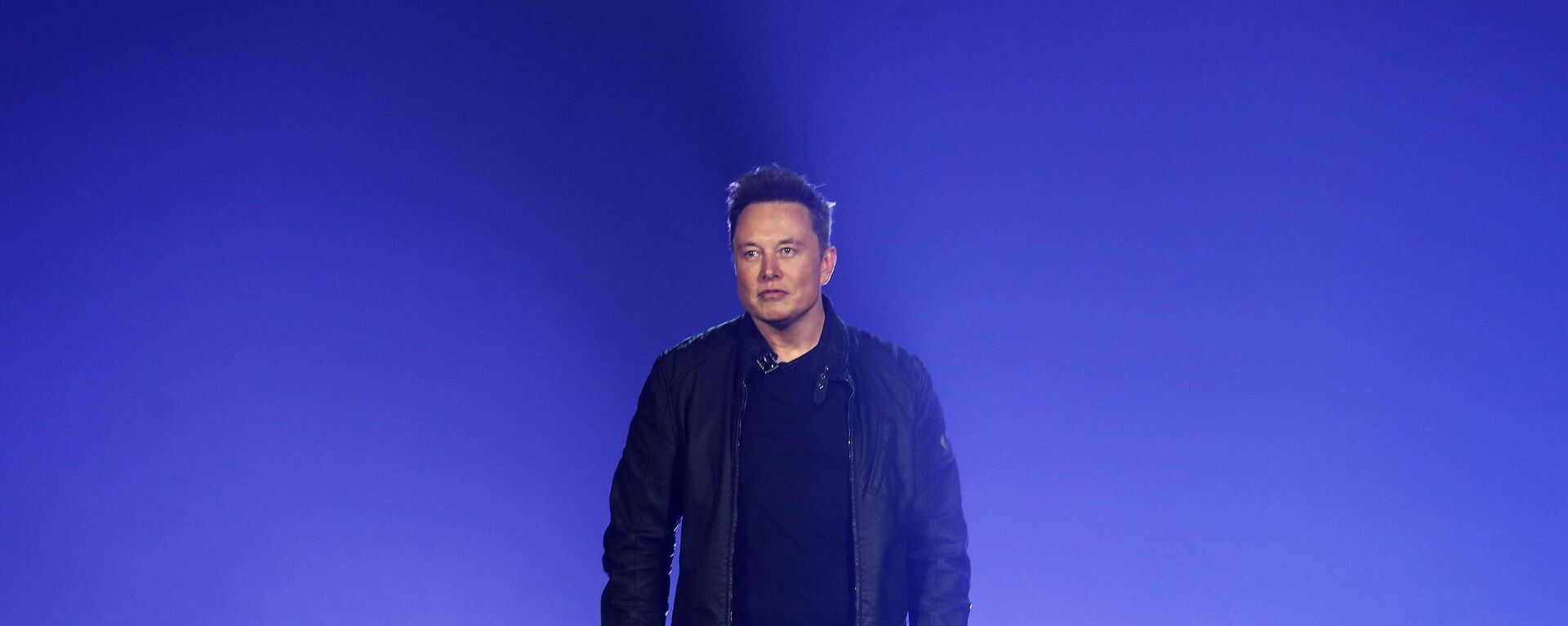 Presidente-executivo da Tesla, Elon Musk, apresenta o Cybertruck no estúdio de design da Tesla, Hawthorne, Califórnia, 21 de novembro de 2019. - Sputnik Brasil, 1920, 18.09.2023