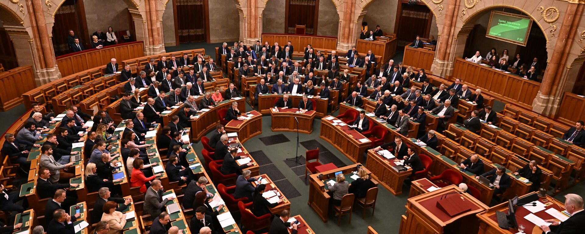 Panorama de sessão do parlamento húngaro enquanto os legisladores votam sobre a adesão da Finlândia à OTAN, no salão principal do prédio do parlamento em Budapeste, Hungria, 27 de março de 2023 - Sputnik Brasil, 1920, 29.06.2023