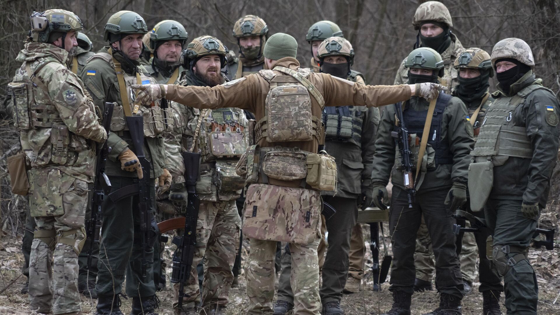 Militares ucranianos participam de treinamento de combate na região de Kiev, Ucrânia, 3 de março de 2023 - Sputnik Brasil, 1920, 15.11.2023