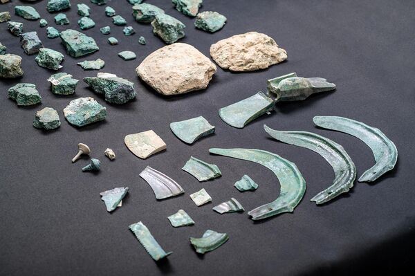 Tesouro da Idade do Bronze descoberto por arqueólogos no Vale de Oberhalbstein, na Suíça - Sputnik Brasil