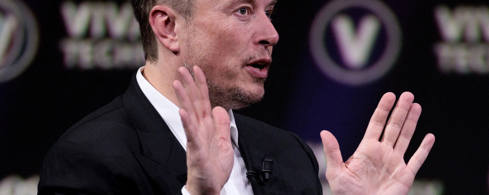 O CEO da SpaceX, Twitter e fabricante de carros elétricos Tesla, Elon Musk, fala durante um evento na feira de inovações e startups de tecnologia Vivatech no centro de exposições Porte de Versailles em Paris, em 16 de junho de 2023 - Sputnik Brasil, 1920, 01.07.2023