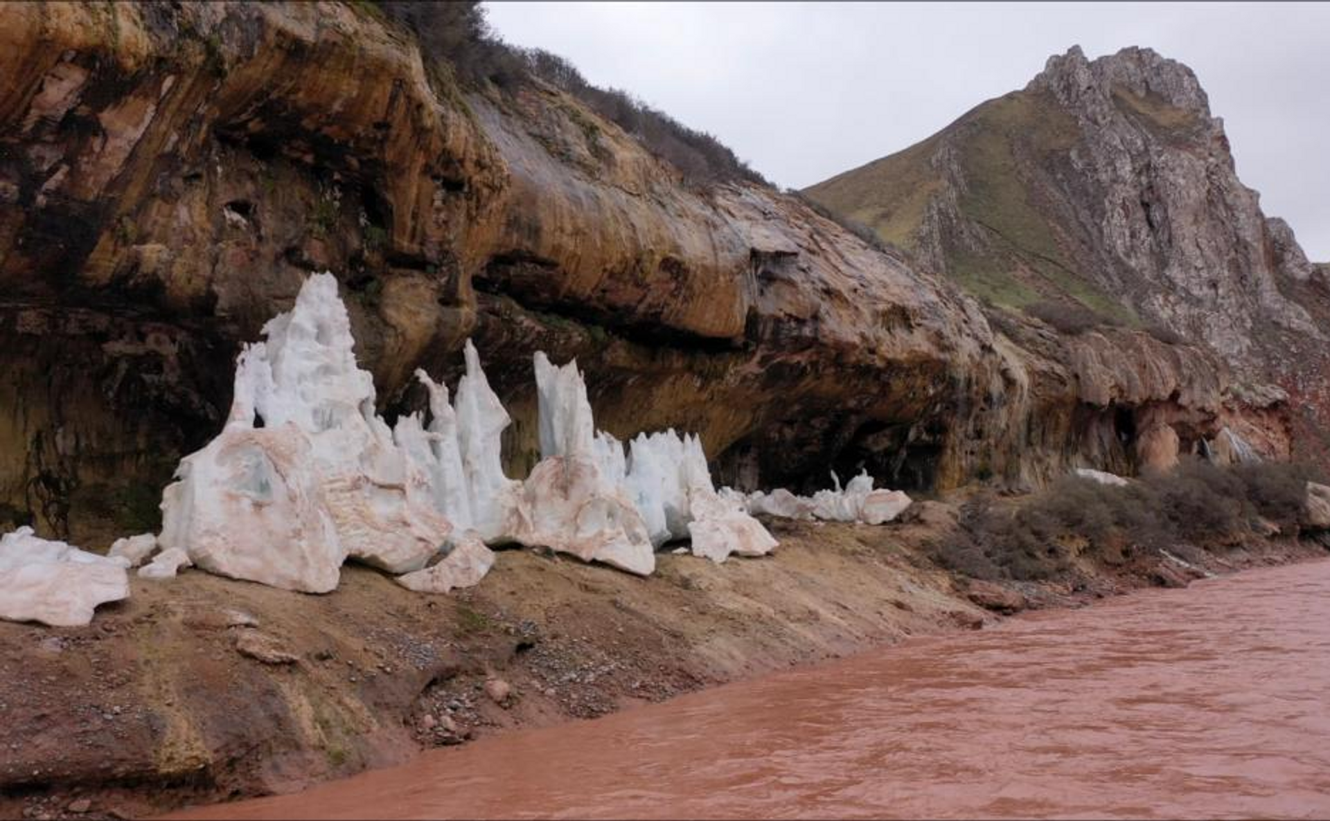 Uma equipe de pesquisadores encontrou relevos paleocársticos típicos na província de Qinghai, no noroeste da China - Sputnik Brasil, 1920, 06.07.2023