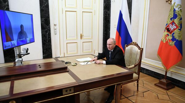 Vladimir Putin, presidente da Rússia, durante reunião sobre a situação perto da Ponte da Crimeia, por videoconferência, 17 de julho de 2023 - Sputnik Brasil