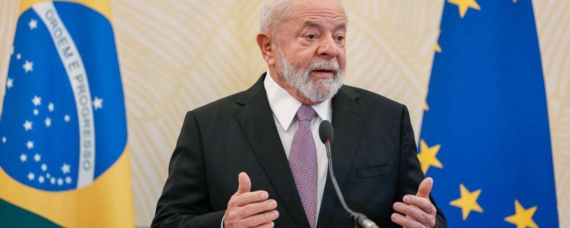 O presidente, Luiz Inácio Lula da Silva, durante coletiva de imprensa, em Bruxelas, na Bélgica, 19 de julho de 2023 - Sputnik Brasil, 1920, 19.07.2023
