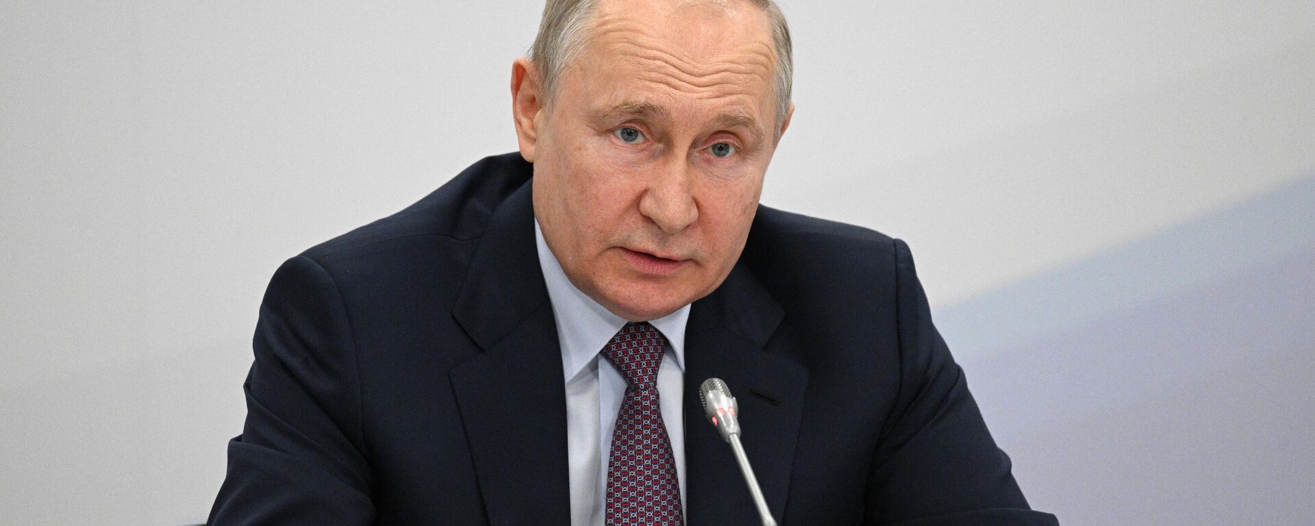 O presidente russo Vladimir Putin participou de uma reunião dedicada ao desenvolvimento da região ártica da Rússia, em Murmansk - Sputnik Brasil, 1920, 21.07.2023
