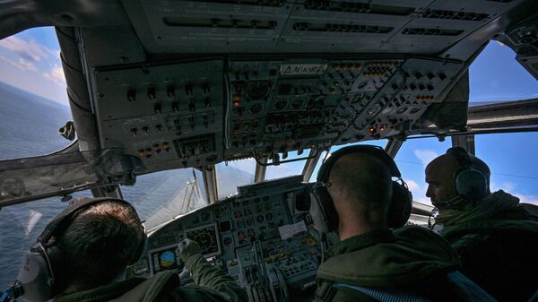 Militares da Marinha da França operam avião ATL2 Atlantique 2 sobre o mar Negro durante o exercício militar Sea Shield 2023 ao largo de Constanta, Romênia, 30 de março de 2023 - Sputnik Brasil