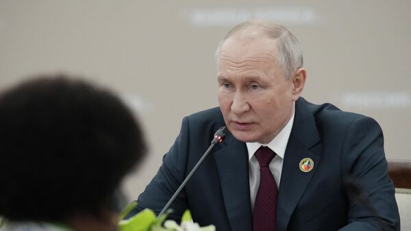 O presidente russo, Vladimir Putin, no âmbito da Cúpula Rússia-África - Sputnik Brasil