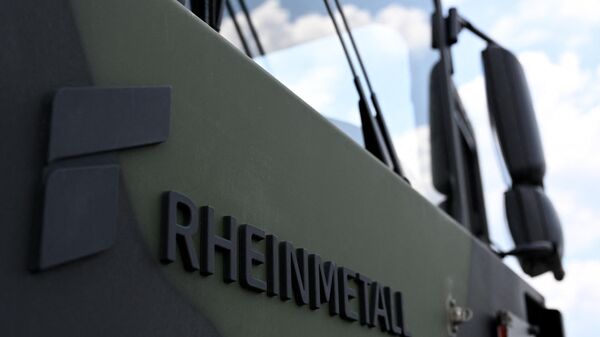 Logotipo do consórcio militar alemão Rheinmetall em um veículo militar das Forças Armadas da Alemanha na base militar de Kaufbeuren, Alemanha, 17 de junho de 2023 - Sputnik Brasil