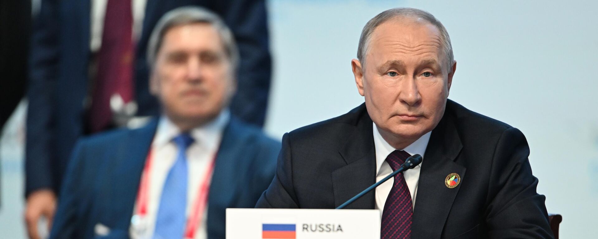 Presidente russo, Vladimir Putin, durante sessão plenária da Segunda Cúpula Rússia-África em São Petersburgo, 28 de julho de 2023 - Sputnik Brasil, 1920, 28.07.2023