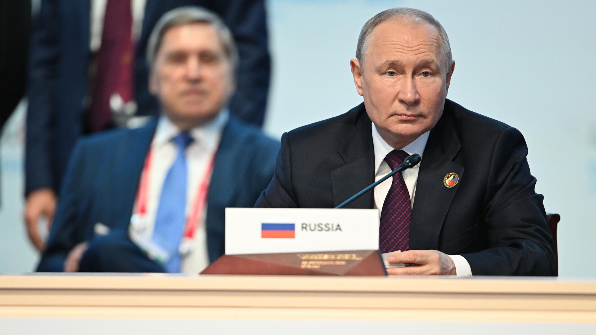 Putin facilita obtenção de nacionalidade russa a todos os