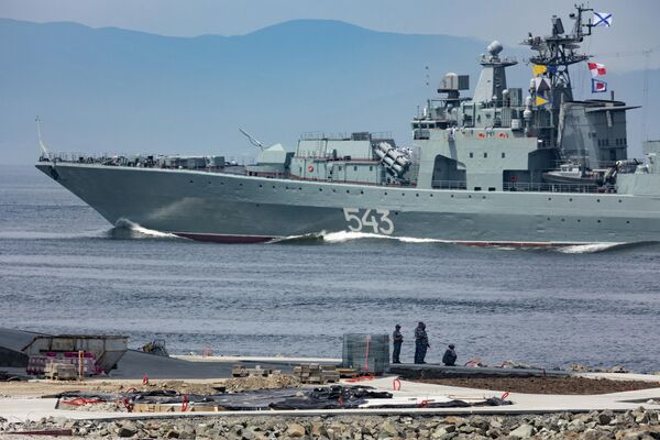 Fragata multipropósito Marshal Shaposhnikov no desfile naval em Vladivostok. - Sputnik Brasil