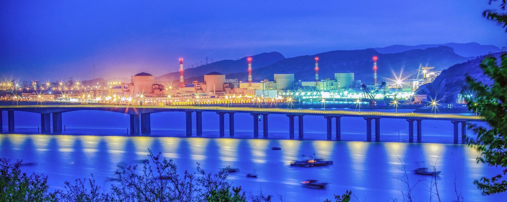 O corpo do reator nuclear para a unidade geradora de energia nº 7 da usina de Tianwan, que está sendo construída na China com a participação da Rússia - Sputnik Brasil, 1920, 03.08.2023