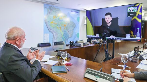 Presidente da República, Luiz Inácio Lula da Silva, durante videochamada com o Presidente da Ucrânia, Vladimir Zelensky, Palácio do Planalto, Brasília - Sputnik Brasil