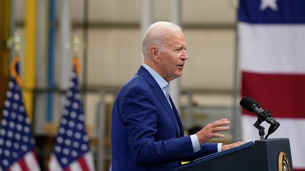 O presidente dos EUA, Joe Biden, fala sobre a economia na fábrica da Arcosa Wind Towers em Belen, Cidade no Novo México, 9 de agosto de 2023 - Sputnik Brasil