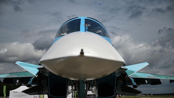 Caça-bombardeiro Su-34 da Força Aeroespacial russa durante o fórum EXÉRCITO 2023 - Sputnik Brasil