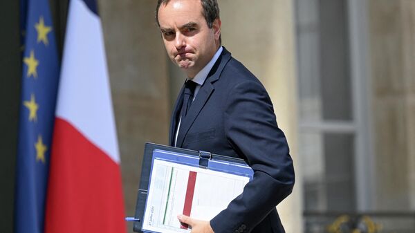 Sébastien Lecornu, ministro das Forças Armadas francês, chega a reunião do Conselho dos Ministros no Palácio do Élysée, Paris, França, 21 de julho de 2023 - Sputnik Brasil