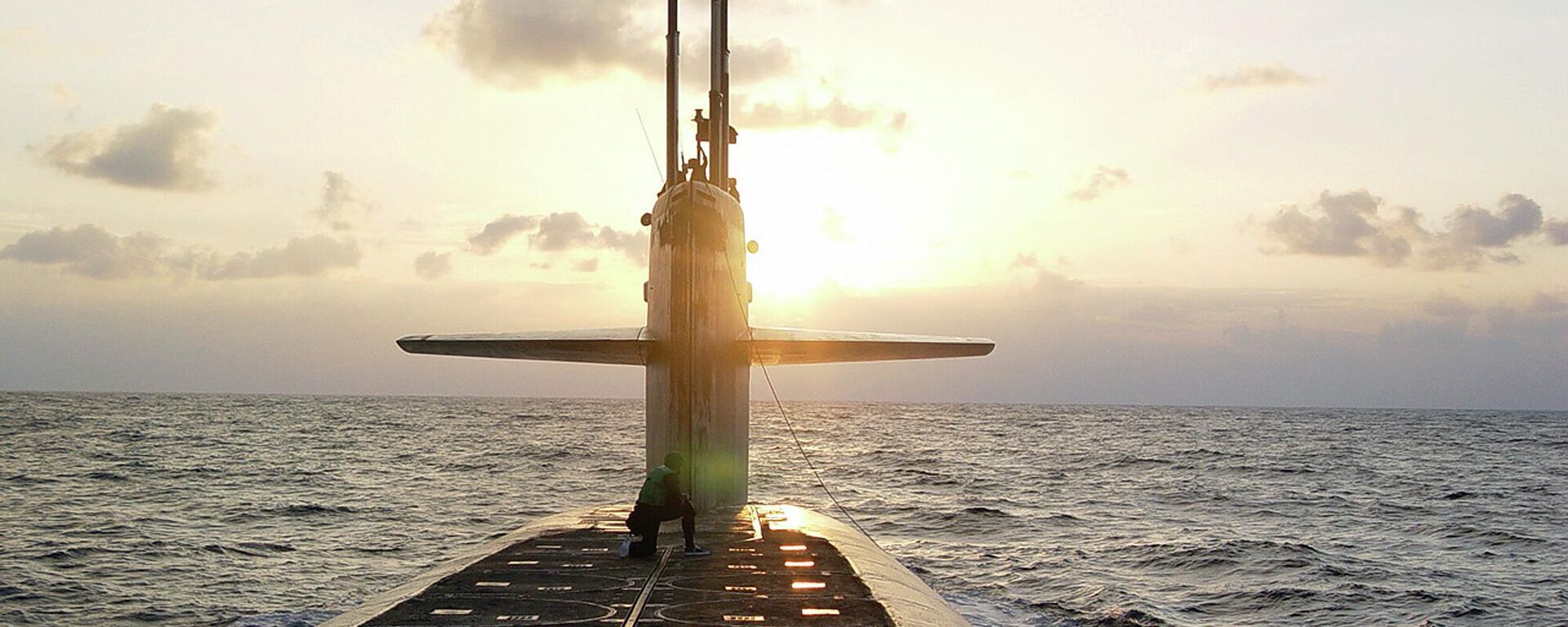 Nesta foto divulgada pela Marinha dos EUA, o submarino de mísseis balísticos da classe Ohio, USS Wyoming, aproxima-se da Base Submarina Naval de Kings Bay, Geórgia, 9 de janeiro de 2008 - Sputnik Brasil, 1920, 15.08.2023