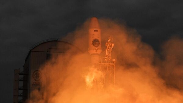 Lançamento do foguete Soyuz-2.1b com o bloco de aceleração Fregat e a estação automática Luna-25 do cosmódromo Vostochny - Sputnik Brasil
