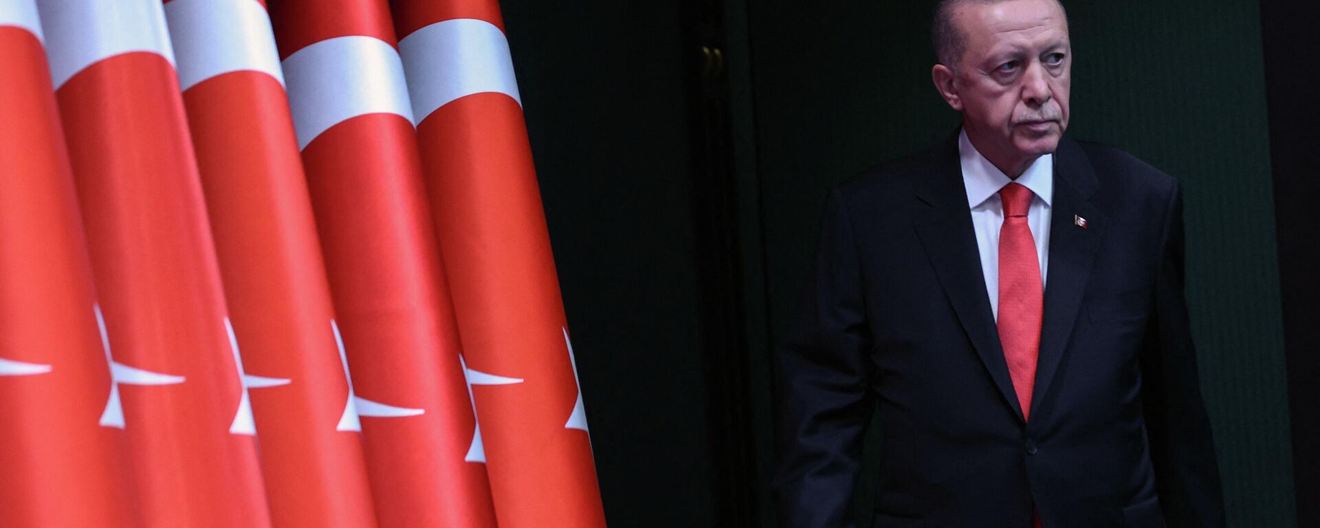 Recep Tayyip Erdogan, presidente turco, chega para falar com a mídia após reunião do gabinete no Complexo Presidencial em Ancara, Turquia, 21 de agosto de 2023 - Sputnik Brasil, 1920, 21.08.2023