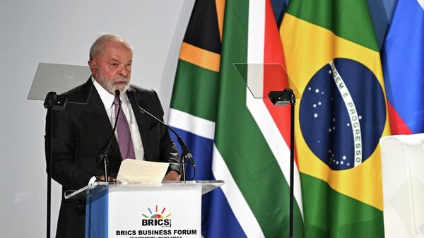 O presidente brasileiro, Luiz Inácio Lula da Silva, discursa na 15ª Cúpula do BRICS em Joanesburgo, África do Sul - Sputnik Brasil