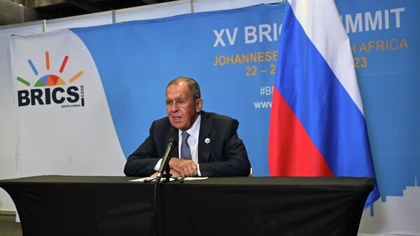 Sergei Lavrov, ministro das Relações Exteriores da Rússia, participa de coletiva de imprensa no final da 15ª Cúpula do BRICS em Joanesburgo, África do Sul, 24 de agosto de 2023 - Sputnik Brasil