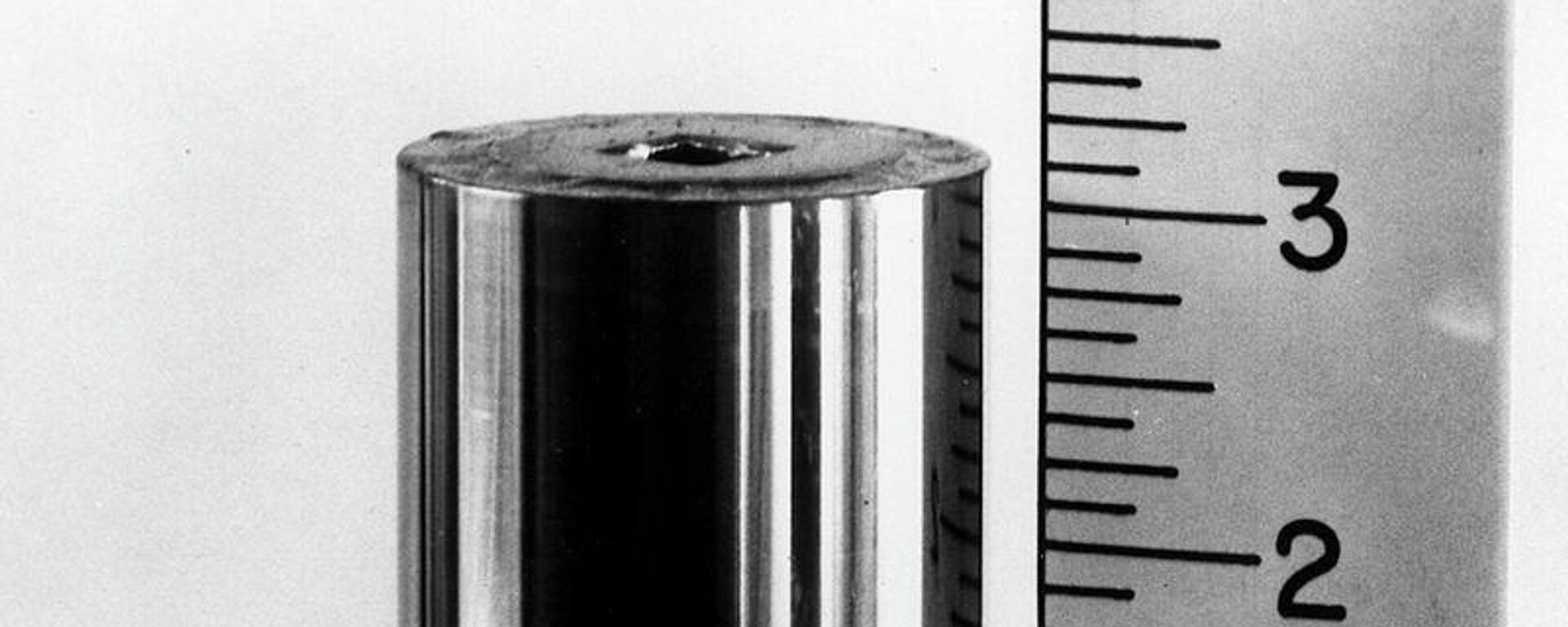Fonte de radiação de césio-137 tal como aparece em seu estado final - Sputnik Brasil, 1920, 27.08.2023