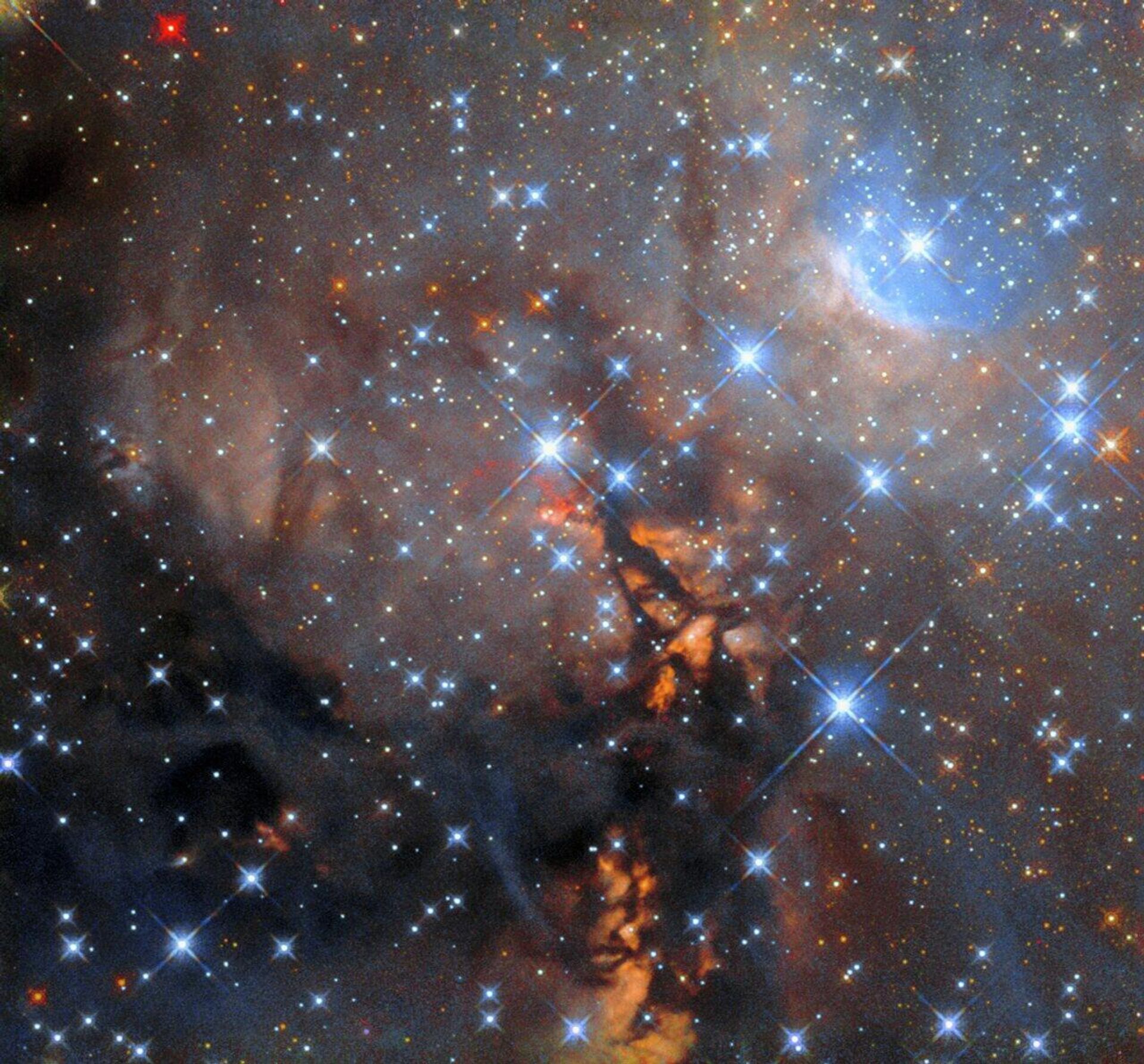 O Telescópio Espacial Hubble da NASA registrou a imagem do objeto protoestelar OH 339.88-1.26, localizado a 8.900 anos-luz da Terra, na constelação de Ara - Sputnik Brasil, 1920, 28.08.2023