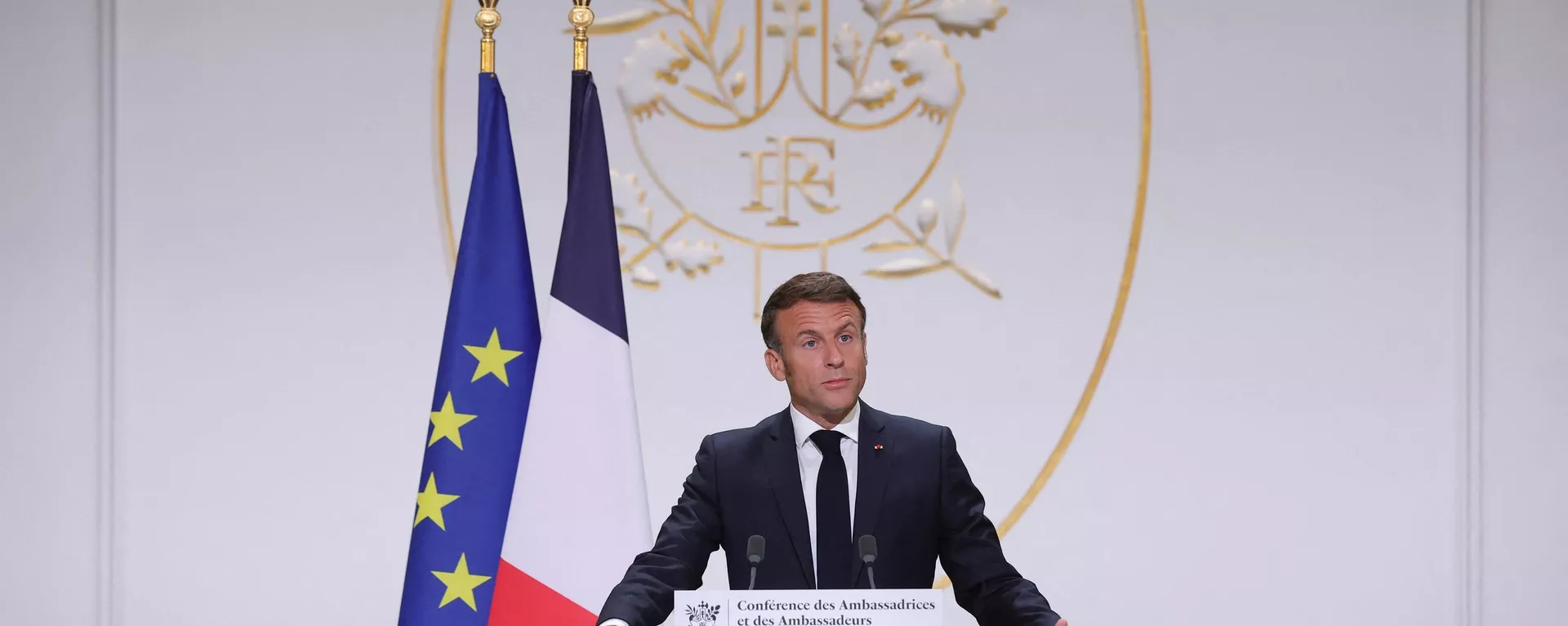 Emmanuel Macron, presidente da França, fala aos embaixadores franceses durante a conferência de embaixadores no Palácio do Élysée, em Paris, França, 28 de agosto de 2023 - Sputnik Brasil, 1920, 28.08.2023