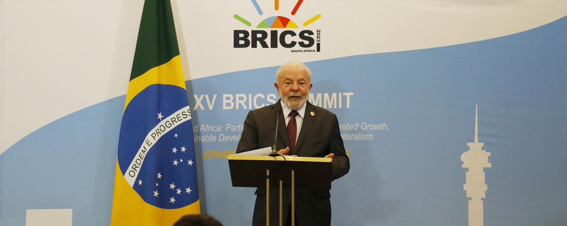 O presidente Luiz Inácio Lula da Silva, conduz uma coletiva de imprensa após a conclusão da Cúpula do BRICS de 2023 no Leonardo Hotel em Sandton, Joanesburgo, 24 de agosto de 2023 - Sputnik Brasil, 1920, 29.08.2023