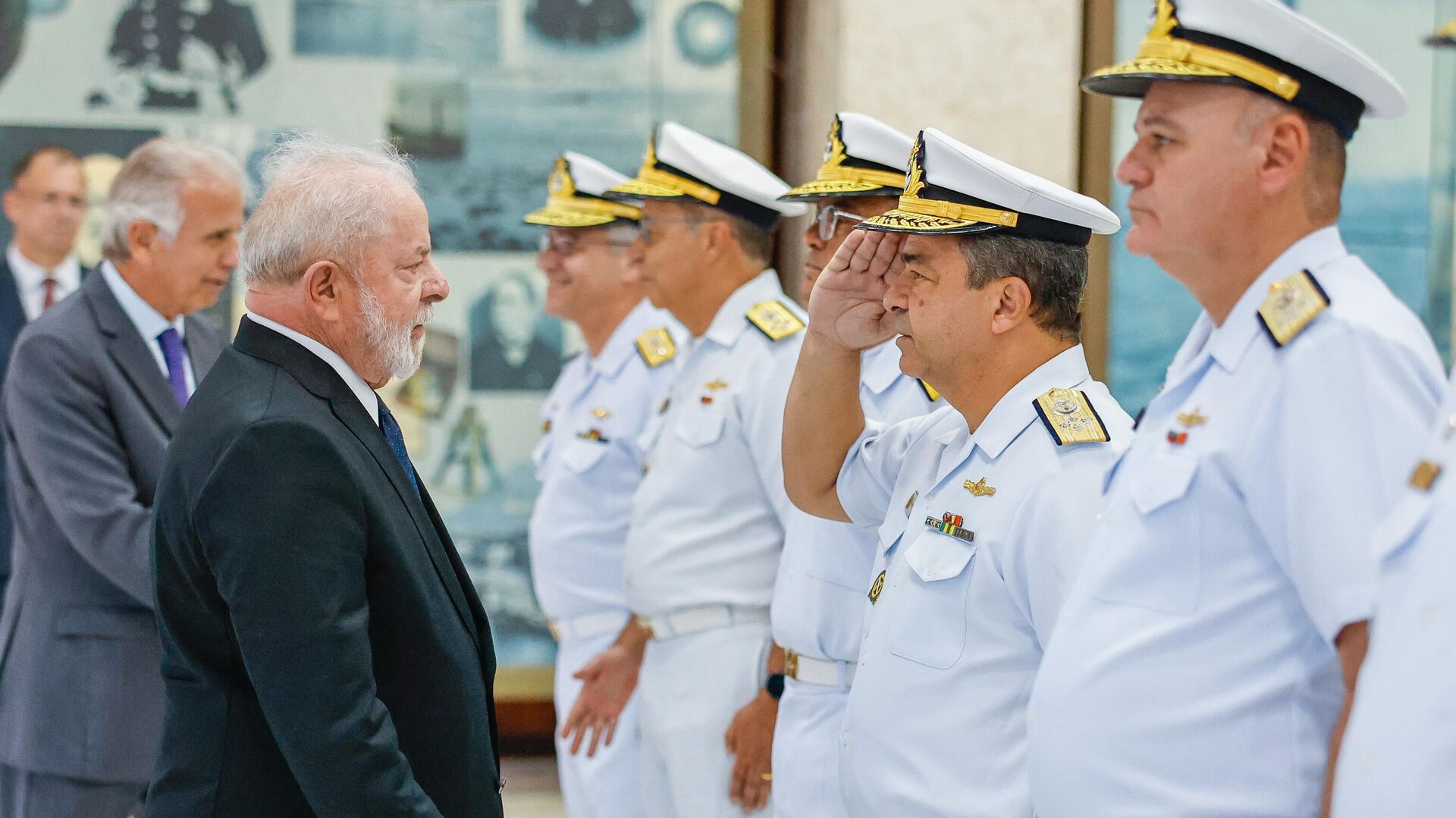 Medalhas da Marinha do Brasil entregues a líderes do governo Lula revoltam  militares, diz mídia - 31.08.2023, Sputnik Brasil