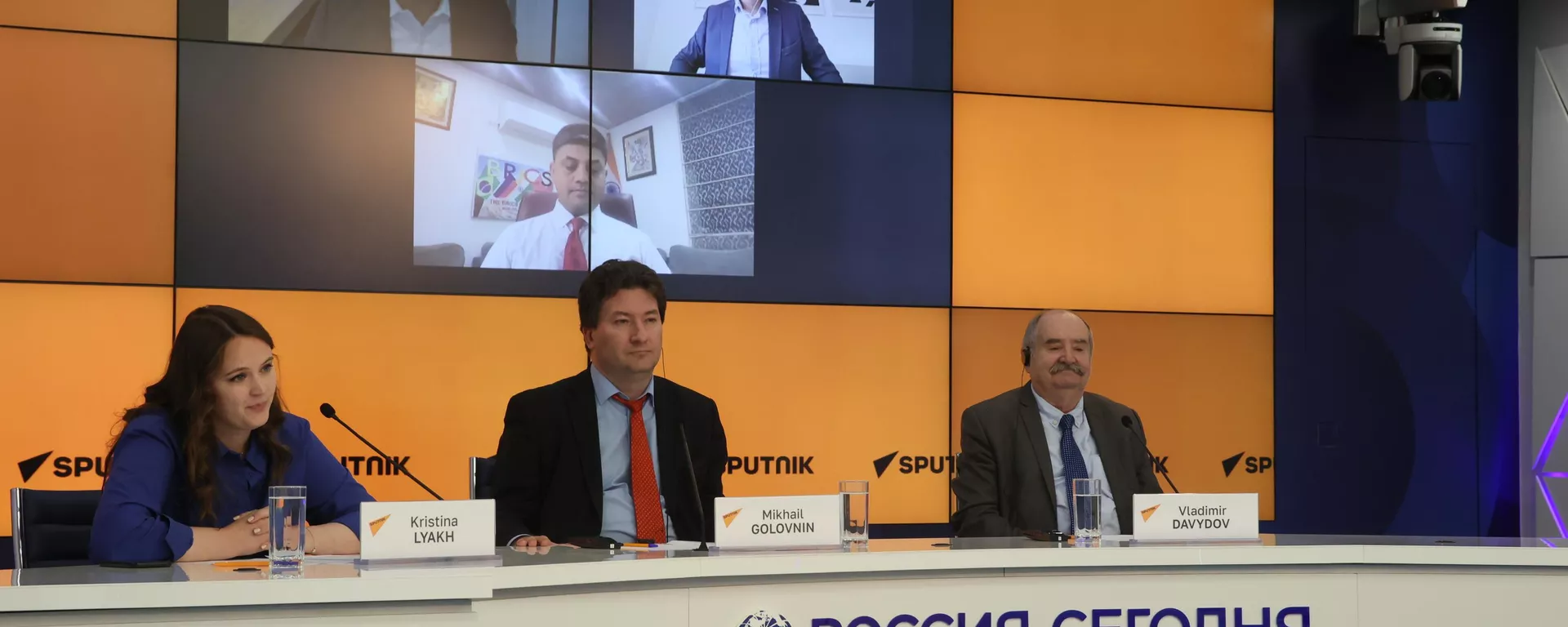 Na sala de imprensa da agência Rossiya Segodnya é realizada uma mesa redonda de especialistas de Moscou – Rio de Janeiro – Deli – Xangai, 31 de agosto de 2023 - Sputnik Brasil, 1920, 31.08.2023