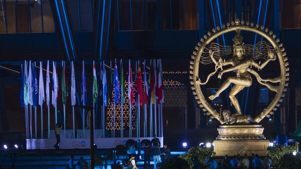 Estátua do deus hindu Shiva na entrada principal da cúpula do G20, em Nova Deli, na Índia, em 7 de setembro de 2023 - Sputnik Brasil
