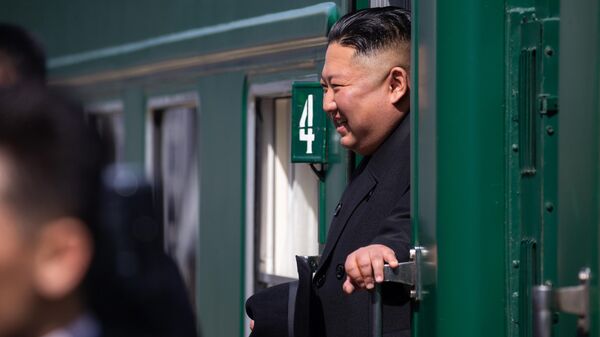 Kim Jong-un, líder da Coreia do Norte, durante visita em Vladivostok, Rússia, foto publicada em 26 de abril de 2019 - Sputnik Brasil