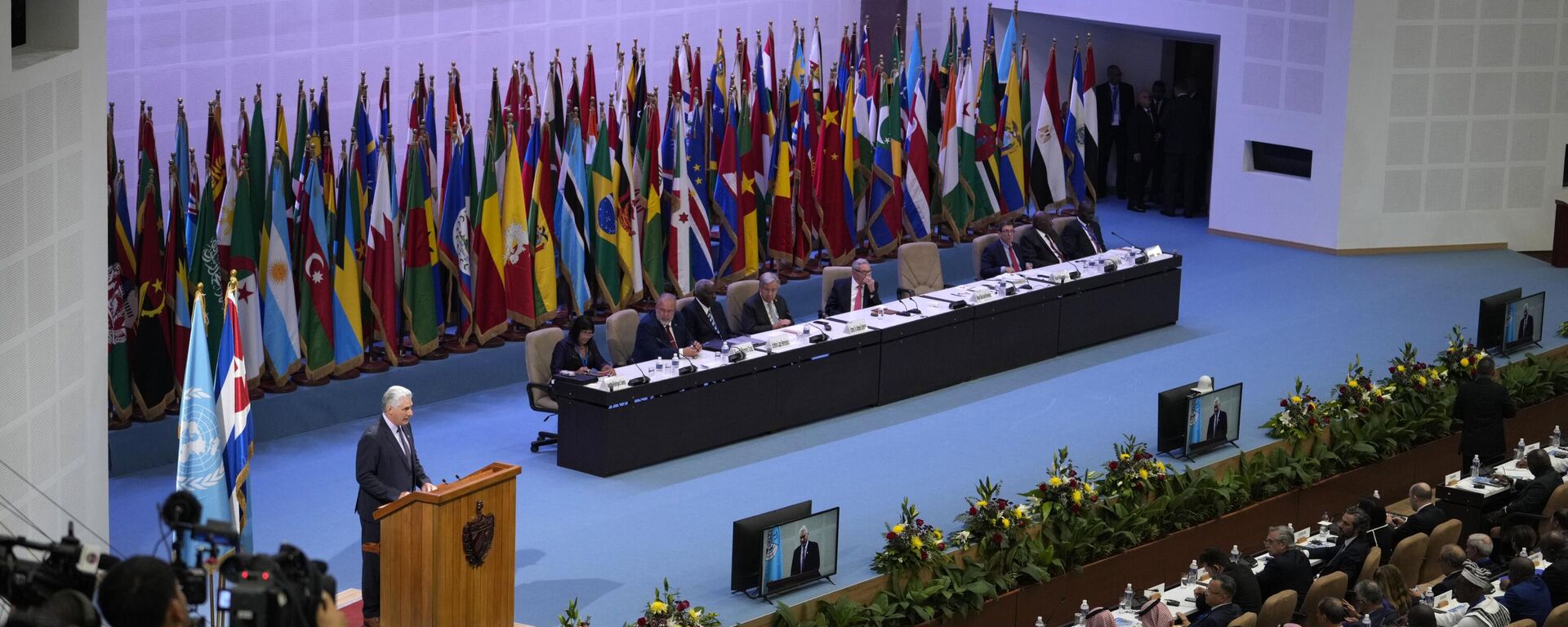 Miguel Díaz-Canel, presidente de Cuba, discursa para os líderes presentes na Cúpula do G77+China em Havana, Cuba, 15 de setembro de 2023 - Sputnik Brasil, 1920, 16.09.2023