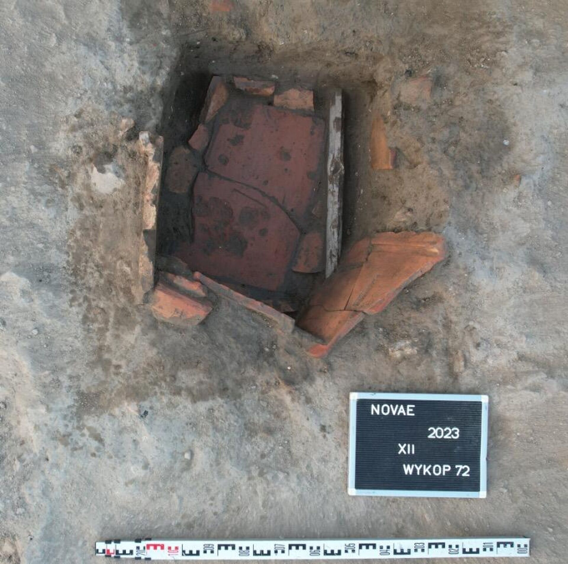 Geladeira romana antiga desenterrada na Bulgária - Sputnik Brasil, 1920, 19.09.2023