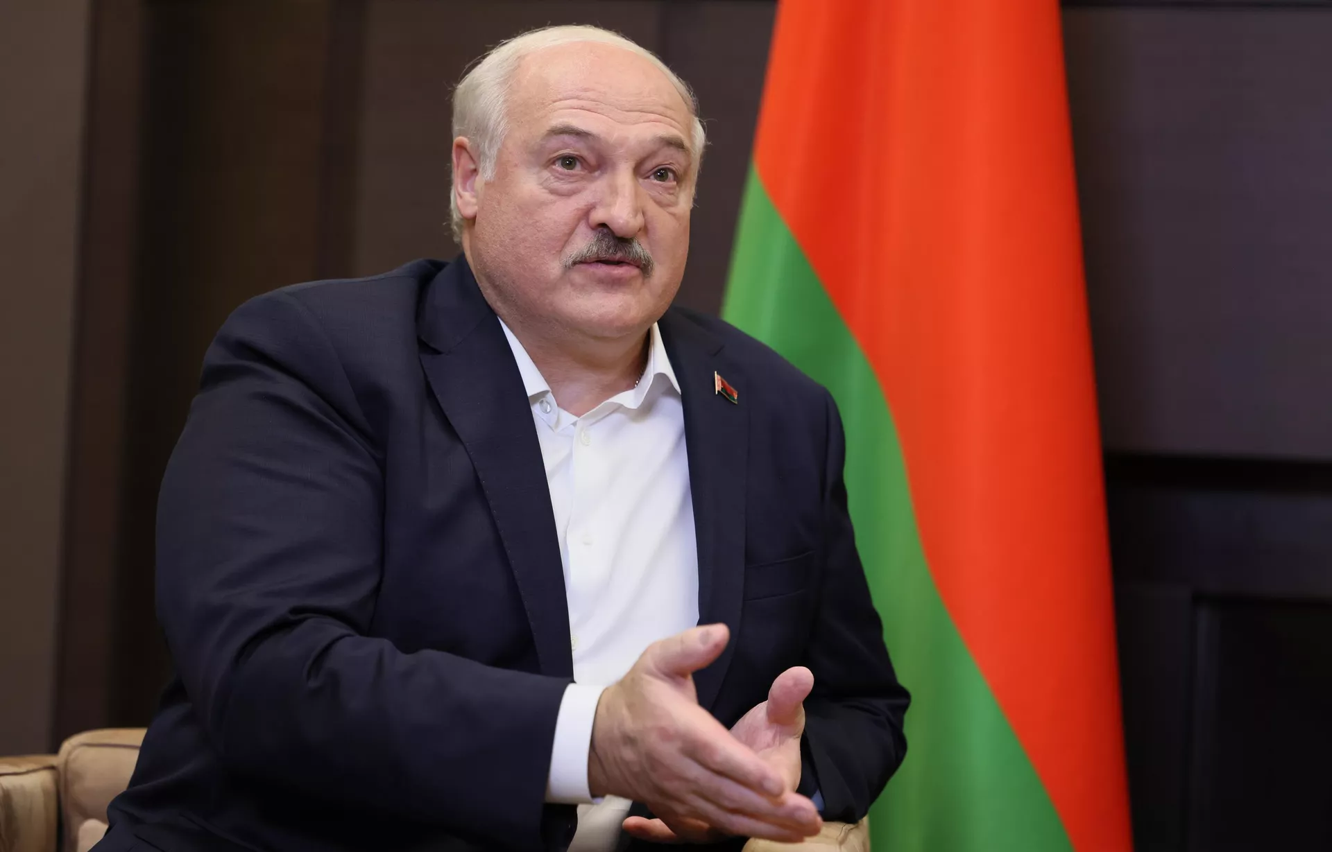 Presidente de Belarus, Aleksandr Lukashenko classificou os políticos poloneses como malucos - Sputnik Brasil, 1920, 27.04.2024
