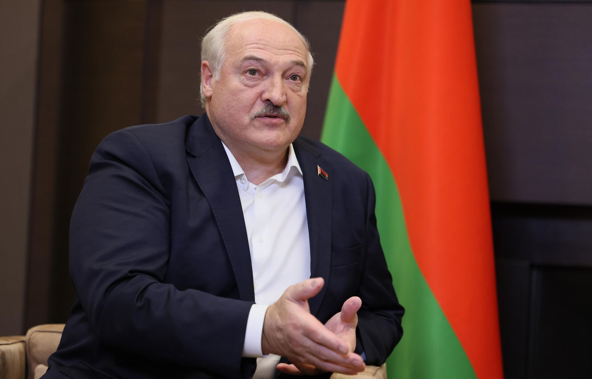 Presidente de Belarus, Aleksandr Lukashenko classificou os políticos poloneses como malucos - Sputnik Brasil, 1920, 25.04.2024