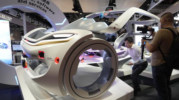 Um veículo inteligente durante a mostra Auto Xangai 2023 em Xangai, abril de 2023 - Sputnik Brasil