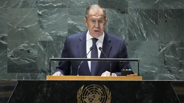 O ministro das Relações Exteriores da Rússia, Sergei Lavrov, em seu discurso na Assembleia Geral das Nações Unidas em Nova York neste sábado (23) - Sputnik Brasil