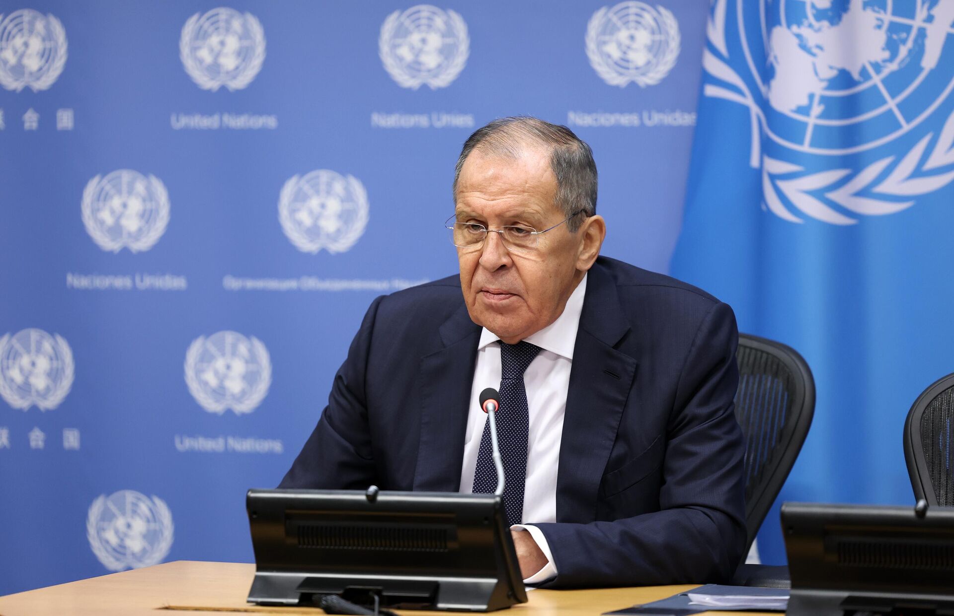 Sergei Lavrov, ministro das Relações Exteriores da Rússia, durante conferência de imprensa final à margem da 78ª sessão da Assembleia Geral da ONU, na sede da organização em Nova York, EUA, 23 de setembro de 2023 - Sputnik Brasil, 1920, 23.09.2023