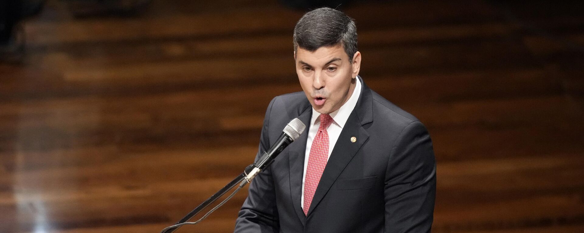 O presidente eleito do Paraguai, Santiago Peña, fala durante sua cerimônia de proclamação eleitoral em Assunção, Paraguai, terça-feira, 30 de maio de 2023 - Sputnik Brasil, 1920, 26.09.2023