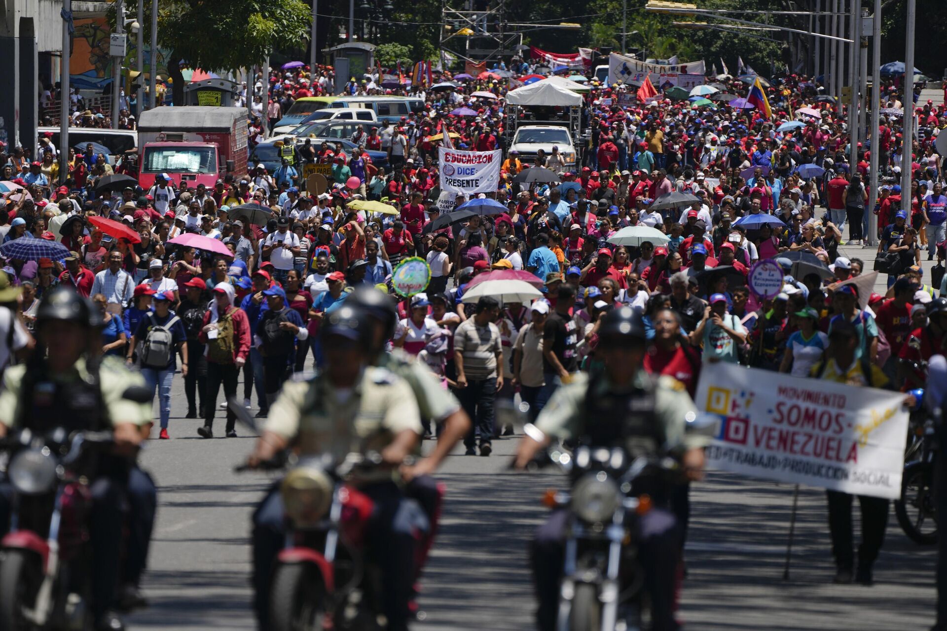 Manifestantes participam da marcha pró-governo chamada Recupere Essequibo, em Caracas. Venezuela, 26 de setembro de 2023 - Sputnik Brasil, 1920, 26.09.2023