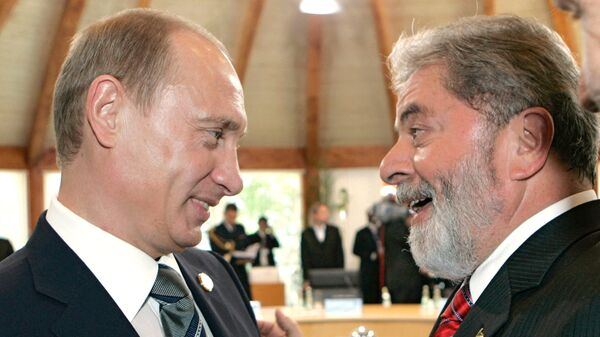 Presidente russo, Vladimir Putin (à esquerda), e o presidente brasileiro, Luiz Inácio Lula da Silva, antes da sessão de trabalho do G8, Alemanha, 8 de junho de 2007 - Sputnik Brasil