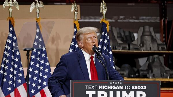 Donald Trump fala em um comício no estado de Michigan. EUA, 27 de setembro de 2023 - Sputnik Brasil