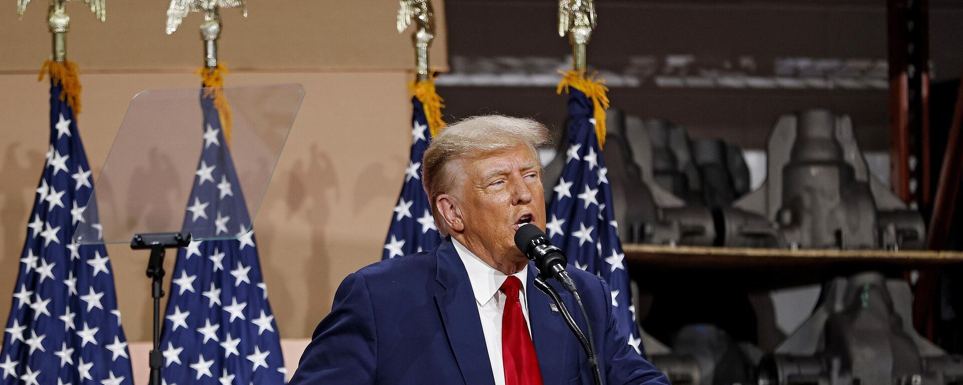 Donald Trump fala em um comício no estado de Michigan. EUA, 27 de setembro de 2023 - Sputnik Brasil, 1920, 27.09.2023