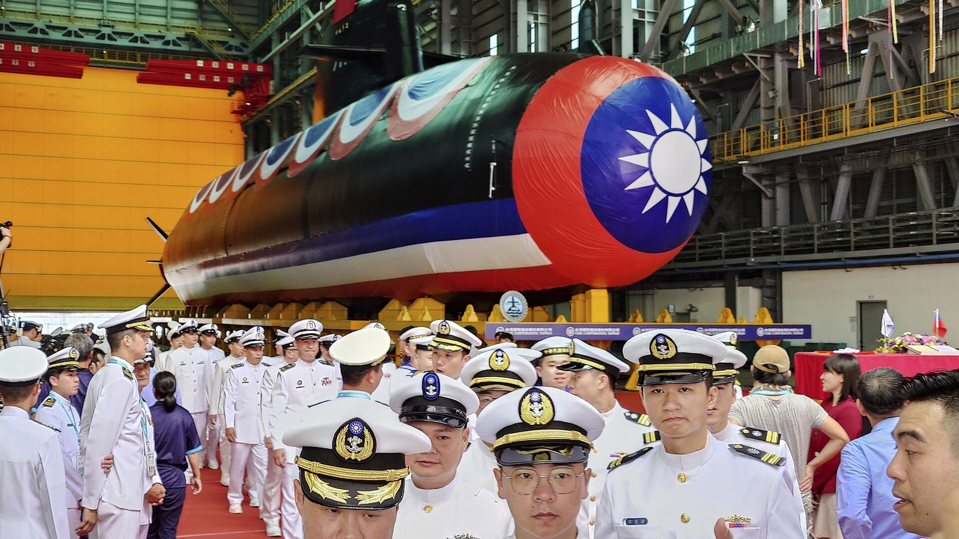 Taiwan apresenta primeiro submarino de produção local