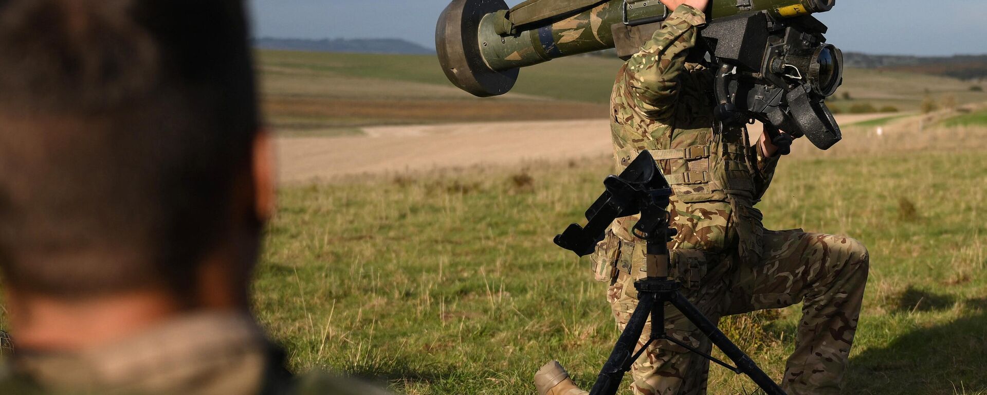 Soldado britânico deve ser condecorado por salvar cão do exército