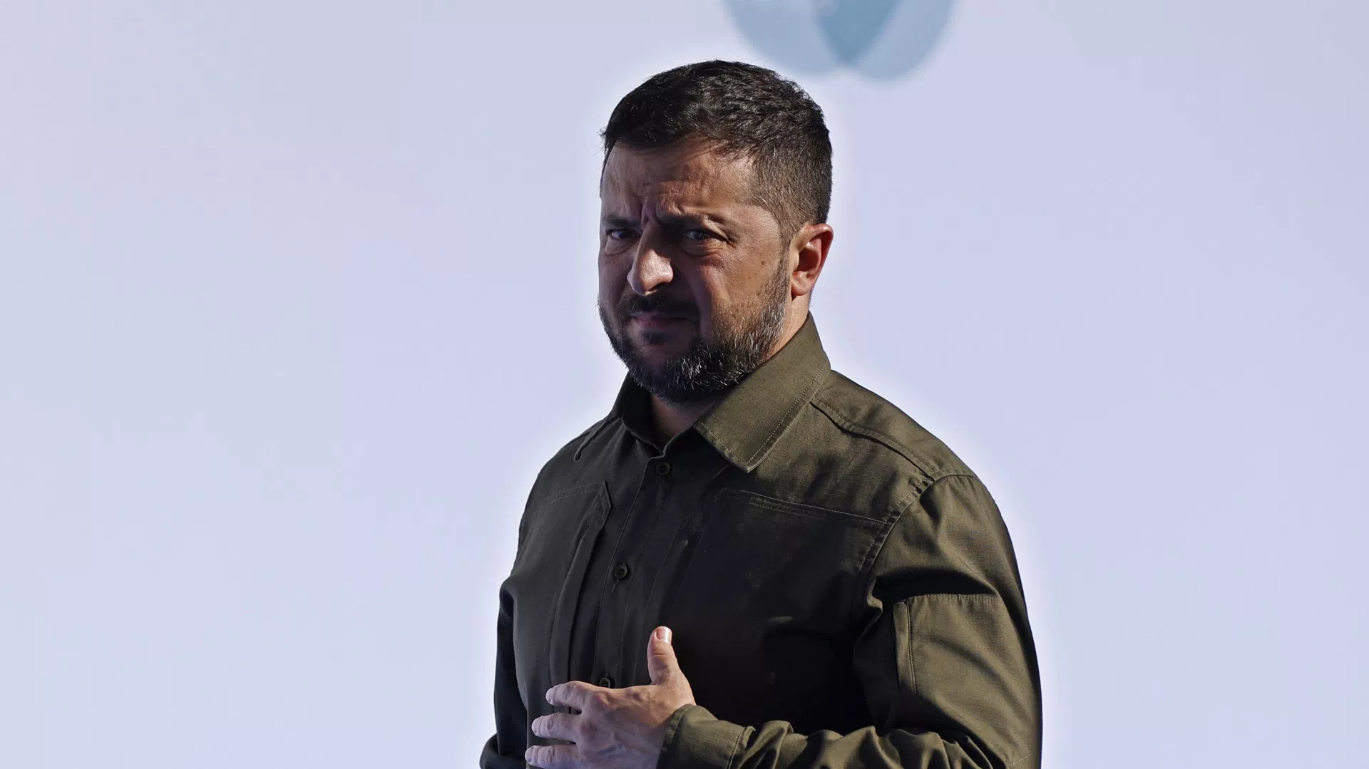 Vladimir Zelensky chega para participar da cúpula da União Europeia (UE) em Granada. Espanha, 5 de outubro de 2023 - Sputnik Brasil, 1920, 29.10.2023